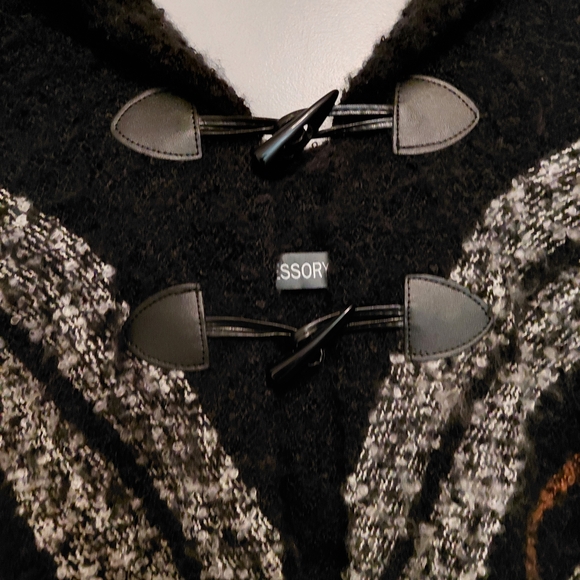 Accessory St New York Women's Plaid Poncho Shawl (Black & Gray) NWOT! - Picture 3 of 5